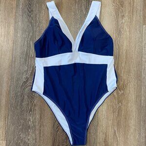 Womens Navy & White One-Piece Swimsuit Size 3XL With V-Neck Design & Stretchy Fa